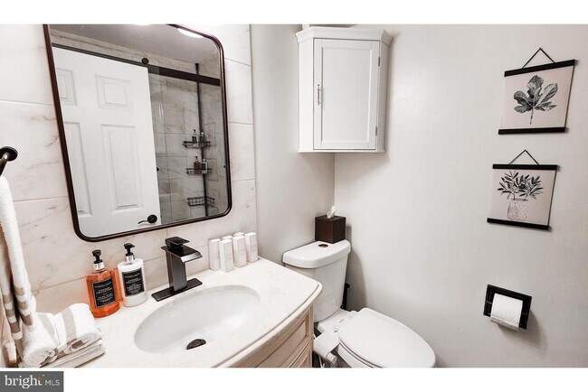 Building Photo - 2223 Payne Terrace SE