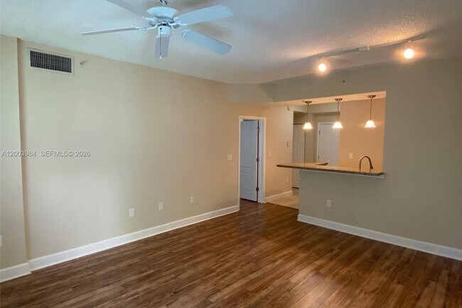 Building Photo - 6001 SW 70th St