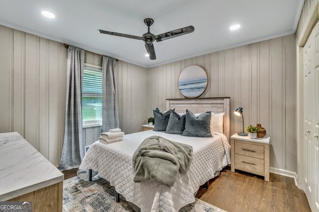 Building Photo - 597 South Gordon Rd SW