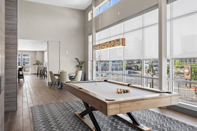 Building Photo - 505 16th Ave S