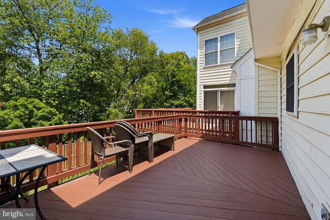 Building Photo - 25203 Dunvegan Square