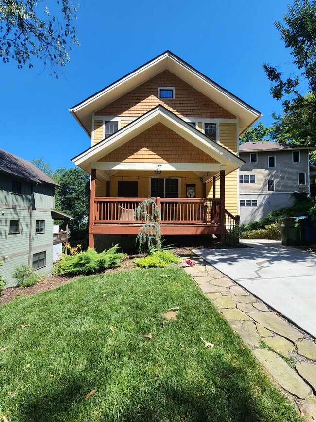 Building Photo - Montford Rental-Asheville