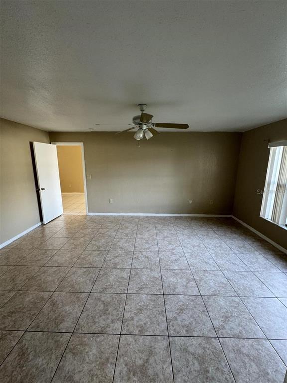 Building Photo - 913 San Rafael Way