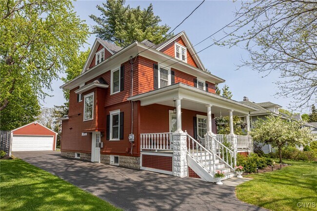 Building Photo - 57 E Lake St