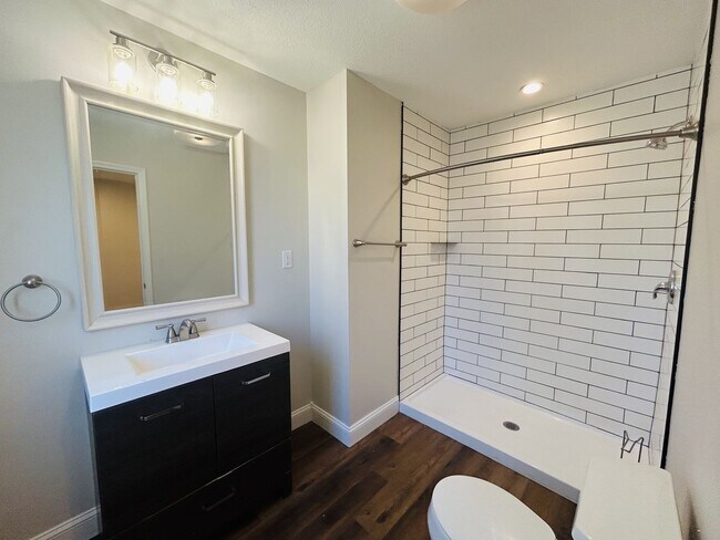 Building Photo - 1700 W University St