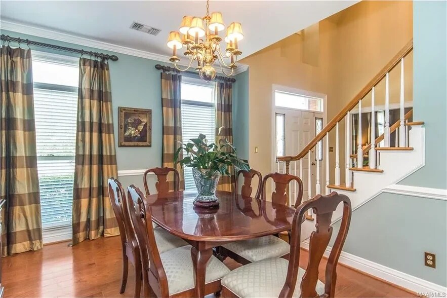 Building Photo - 2255 Vaughn Ln