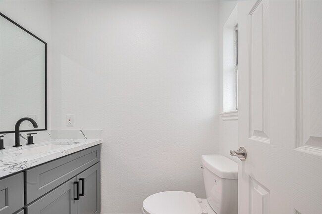 Building Photo - 5303 Lookout Mountain Dr