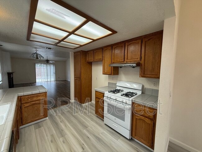 Building Photo - 8012 Parkgate Way