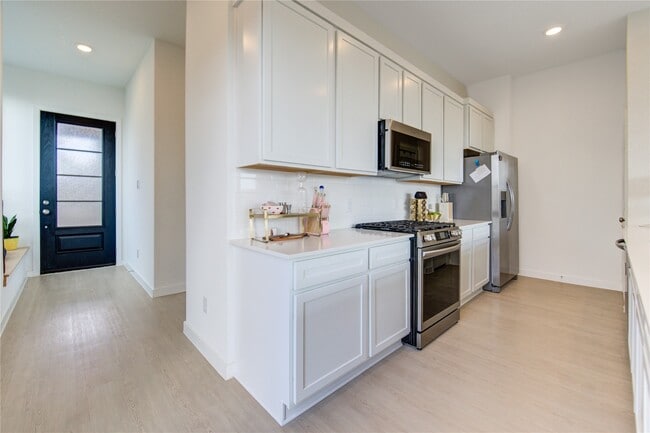 Building Photo - 21255 Doubtful Cyn Dr