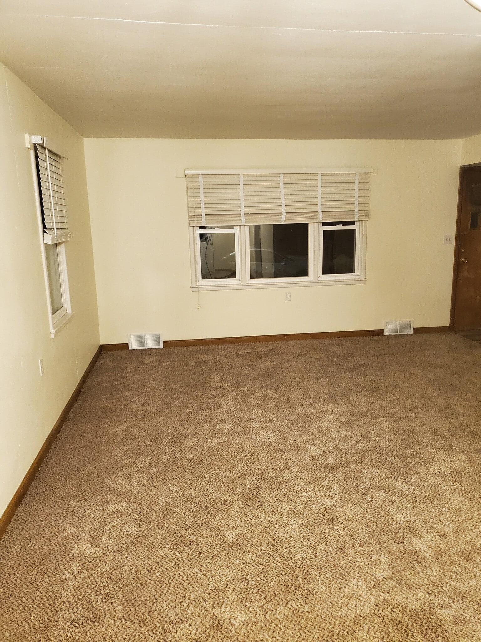 Building Photo - 608 8th St