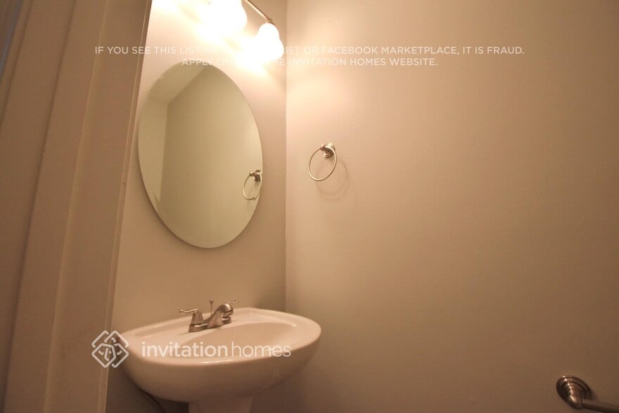 Building Photo - 2824 Island Point Dr NW