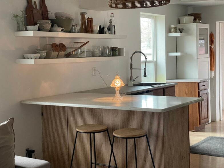 Building Photo - 419 S Mill St