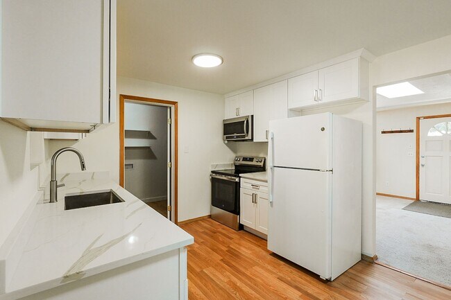 Building Photo - 4416 67th Ave W