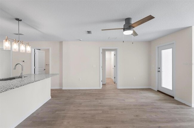 Building Photo - 28 Rainstone Ln