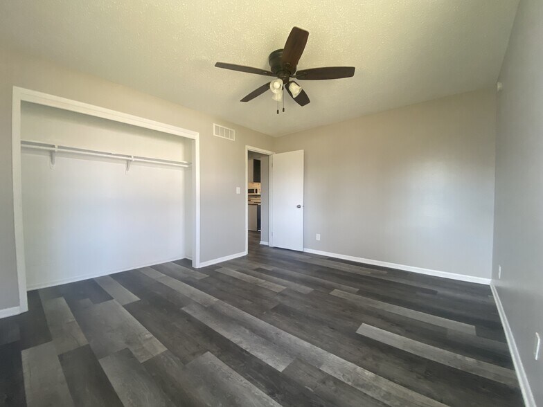 Building Photo - 209 S 1st St