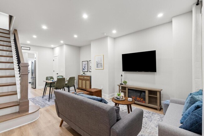 Building Photo - Luxurious 3-Bedroom Townhome in Point Breeze! Available NOW!