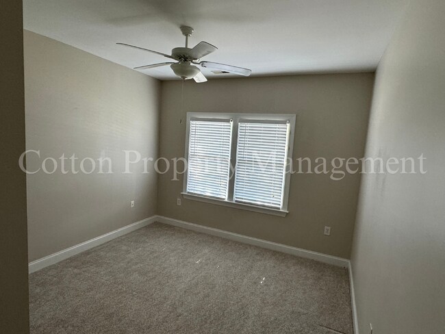 Building Photo - 7824 Sanderling Pl