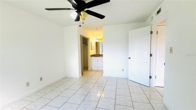 Building Photo - 2915 Winkler Ave