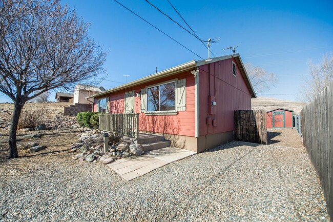 Building Photo - Charming 2-Bedroom Cottage in Prescott – L...