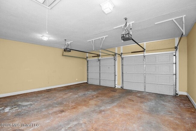 Building Photo - 102 Avery Forest