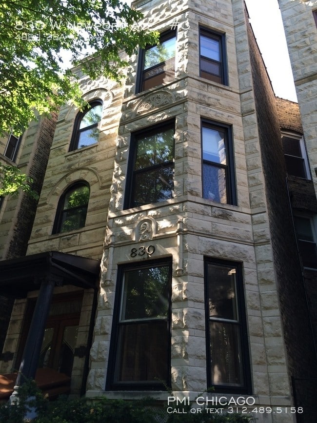Building Photo - 830 W Newport Ave