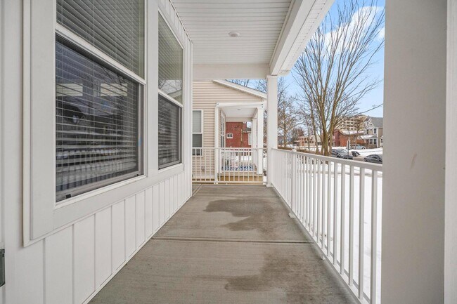 Building Photo - 2273 E 100th St