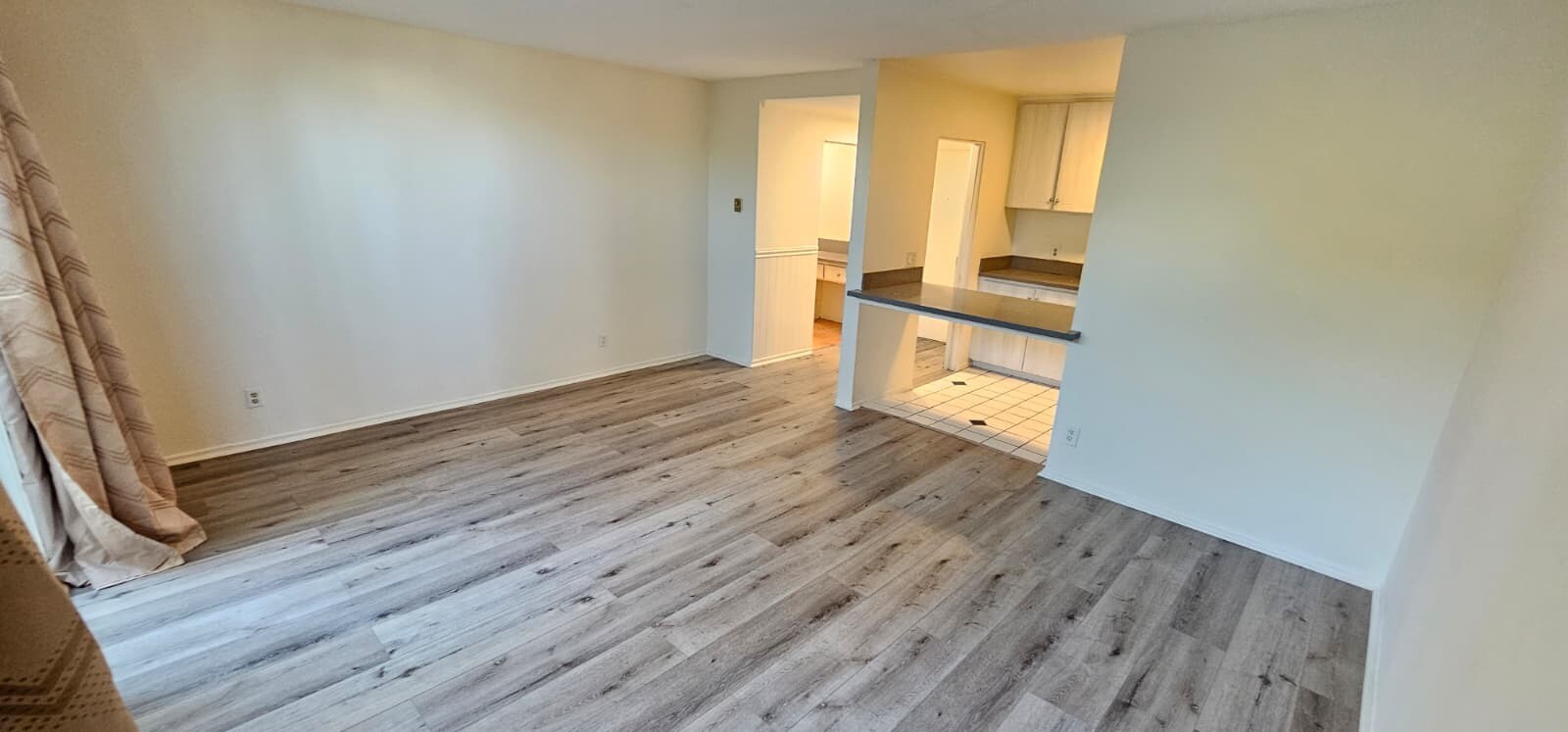 Building Photo - 7515 Van Nuys Blvd