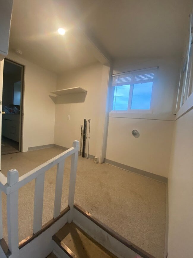 Building Photo - Non-Refundable & Security Deposit Total: $1150.00