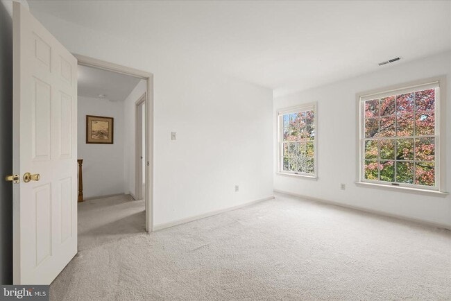 Building Photo - 20 Tenby Ct