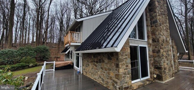 Building Photo - 151 Bollinger Rd