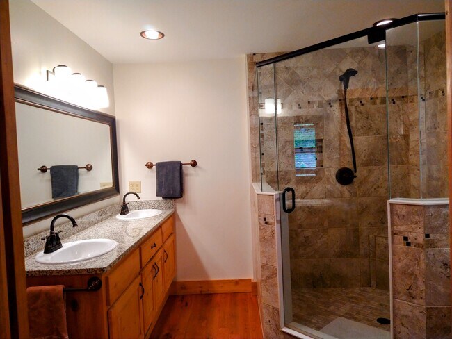 Building Photo - 386 Arbor Dr