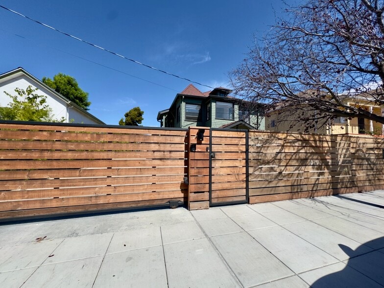 Building Photo - 1018 62nd St