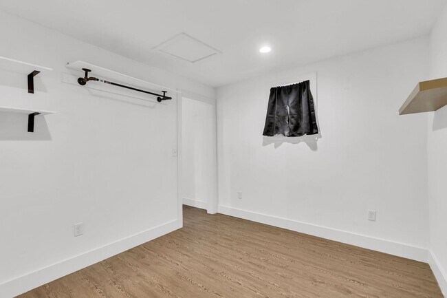 Building Photo - 40 Poinsett St