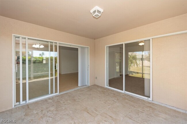 Building Photo - 16830 Sanibel Sunset Ct
