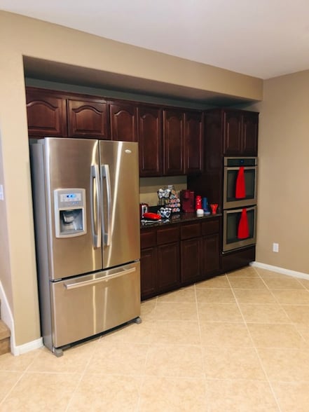 Building Photo - 8421 N Hirsch Mountain Dr
