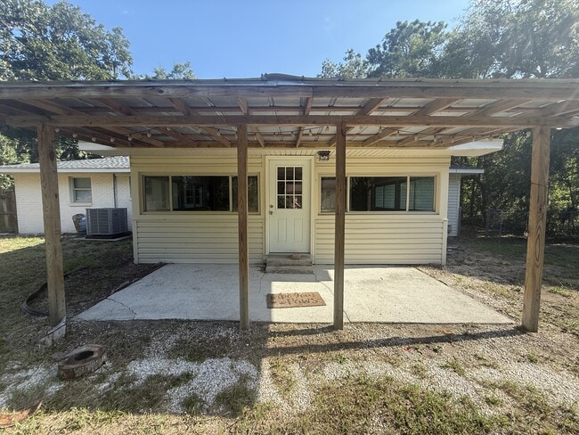 Building Photo - 2803 Smilax Ave