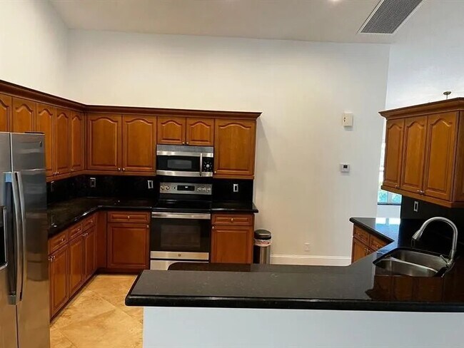 Building Photo - 6740 Brookhurst Cir