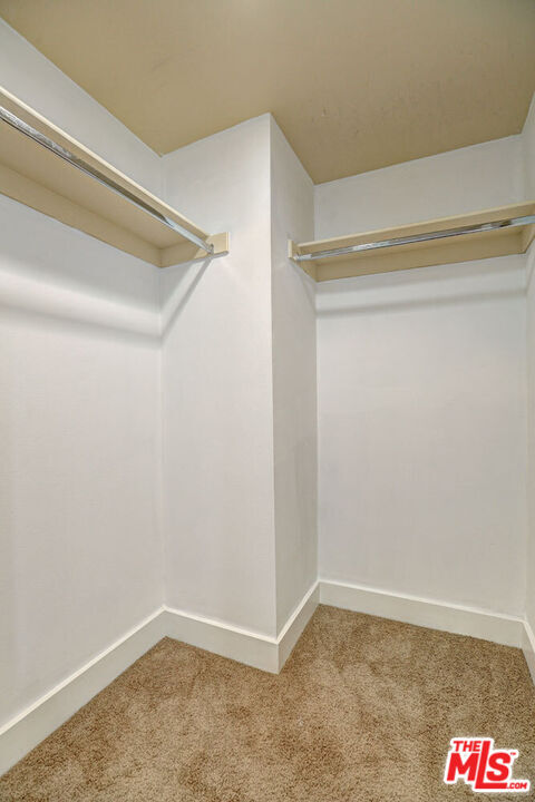 Building Photo - 11851 Laurelwood Dr