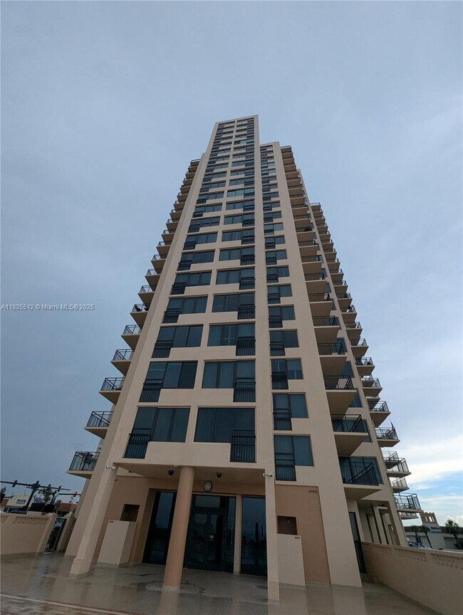 Building Photo - 3051 S Atlantic Ave