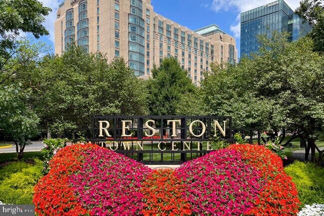 Building Photo - 1501 Chatham Colony Ct