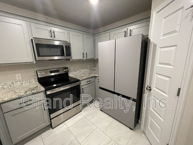 Building Photo - 4293 Castille Ave
