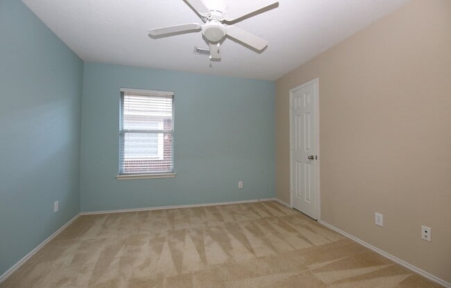 Building Photo - 14715 Country Rose Ln