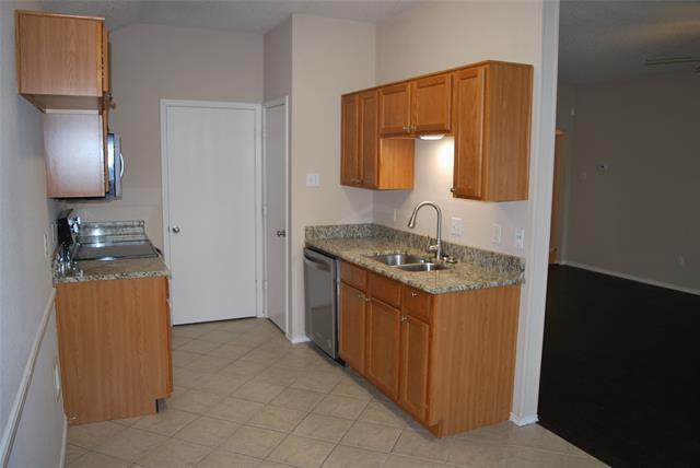 Building Photo - 3015 Scenic Glen Dr