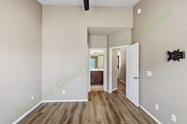 Building Photo - 900 S 94th St