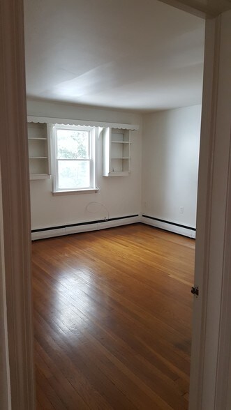 Master bedroom corner view - 618 Biggs Ave