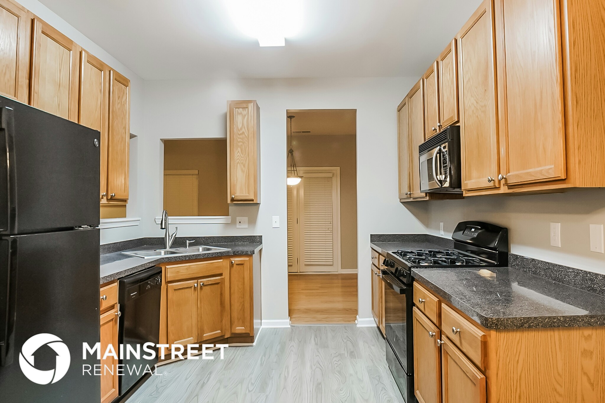 Building Photo - 1910 Oakbluff Way SW