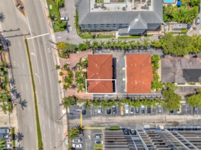 Building Photo - 2065 S Ocean Dr