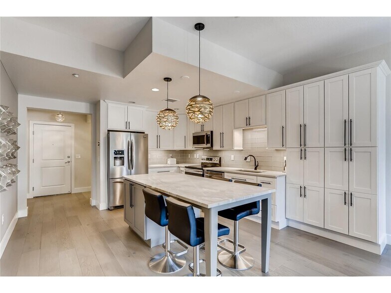 Building Photo - 2200 S University Blvd