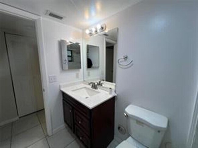 Building Photo - 8040 Hampton Blvd