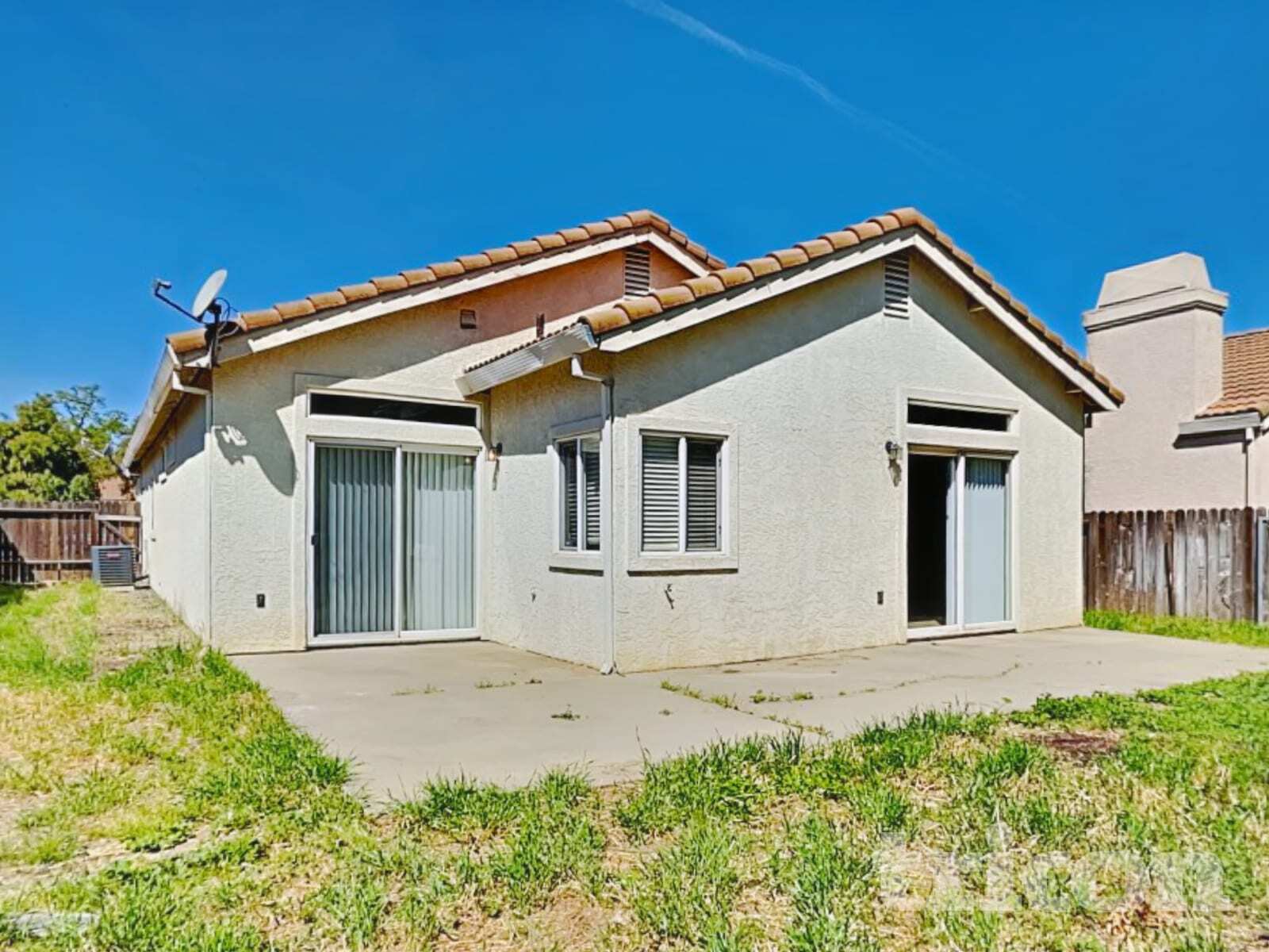 Building Photo - 408 Falcon Dr